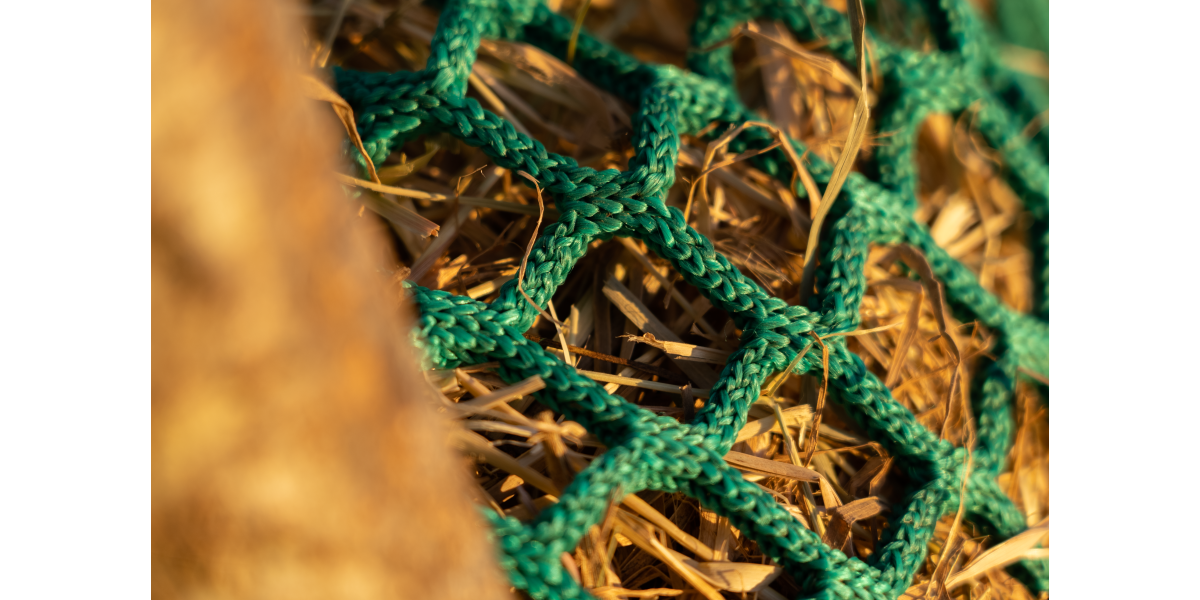 Hay net for horses